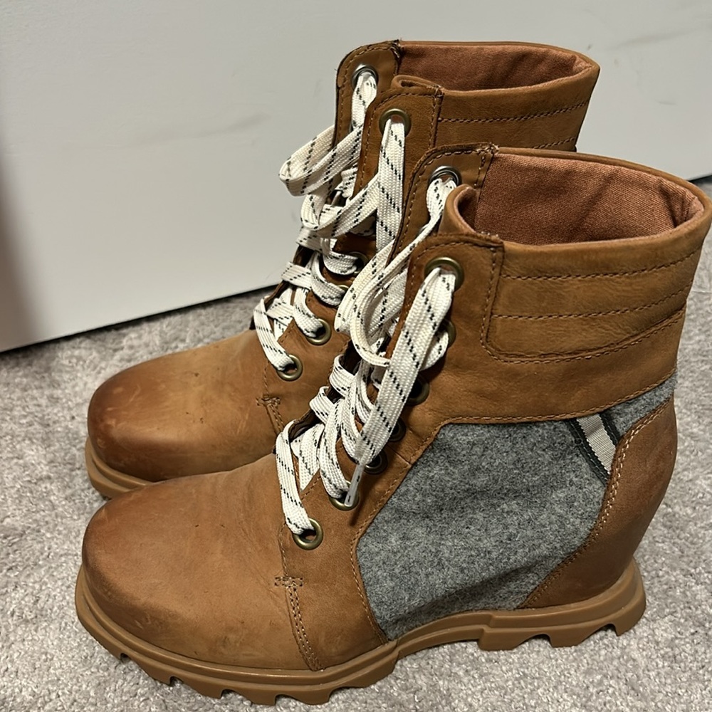 Sorel Joan of Arc wedge boots